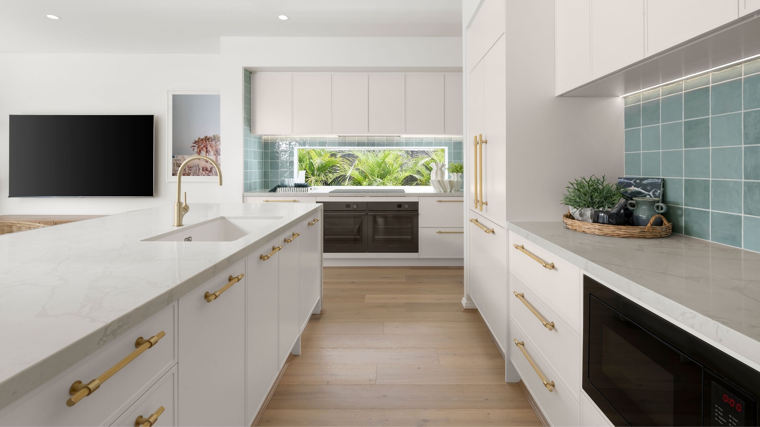 Noosa 31 White Rock Display Centre