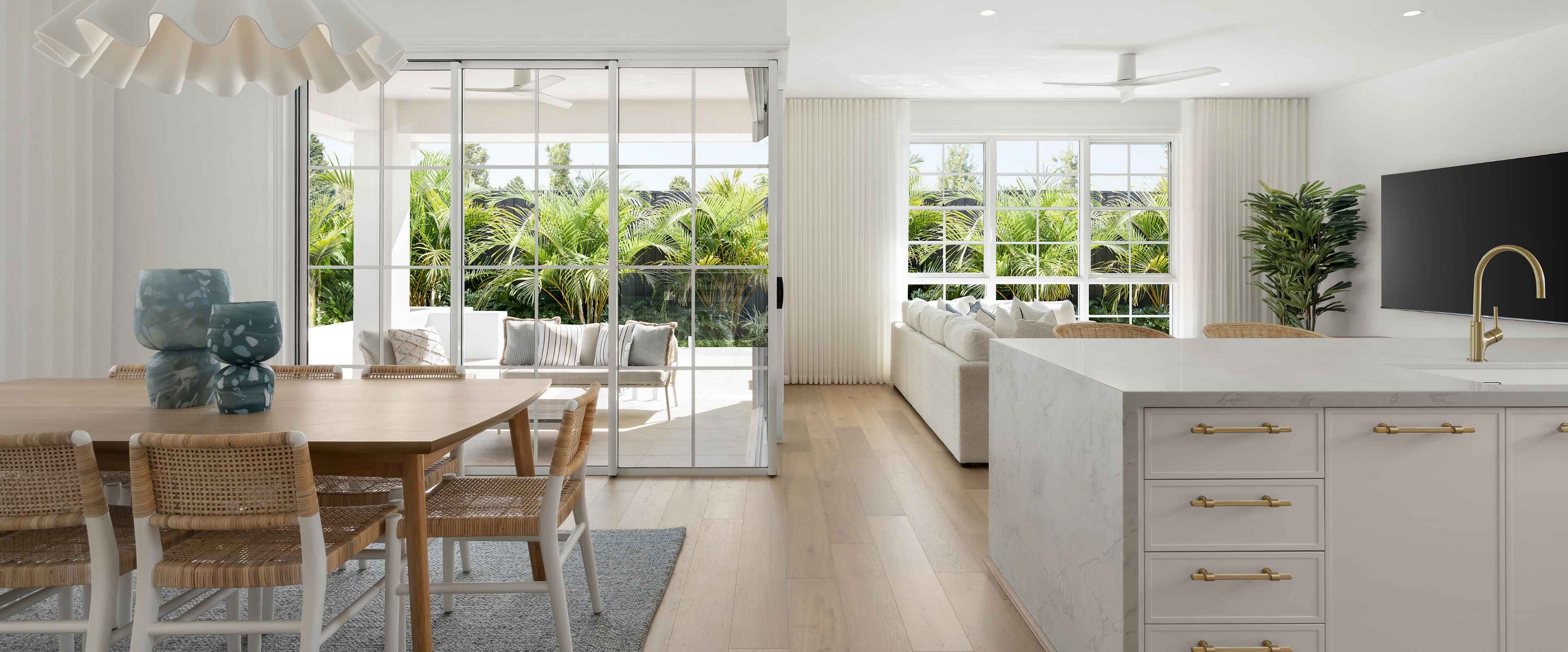 Noosa 31 White Rock Display Centre