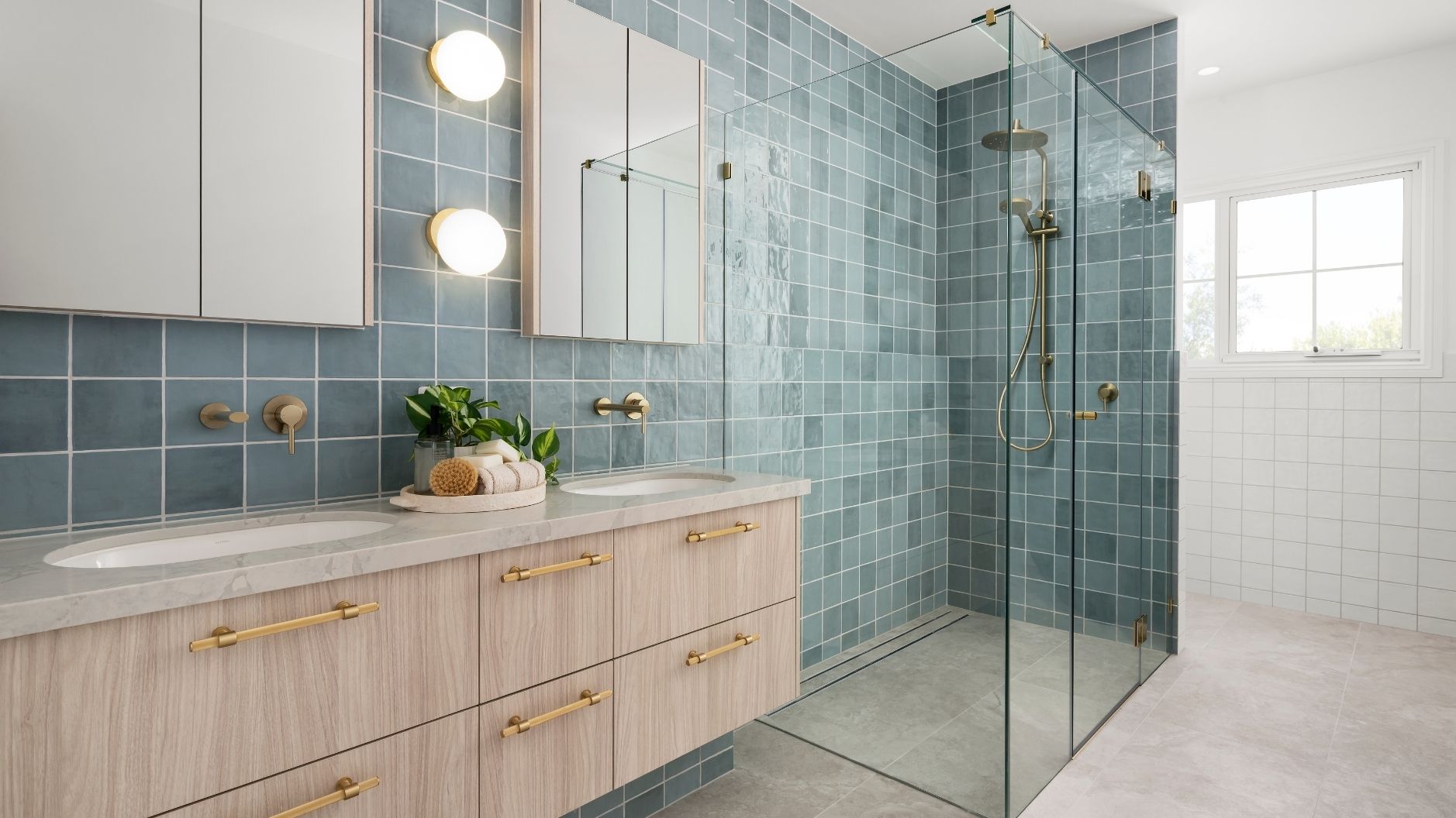 Noosa 31 White Rock Display Centre