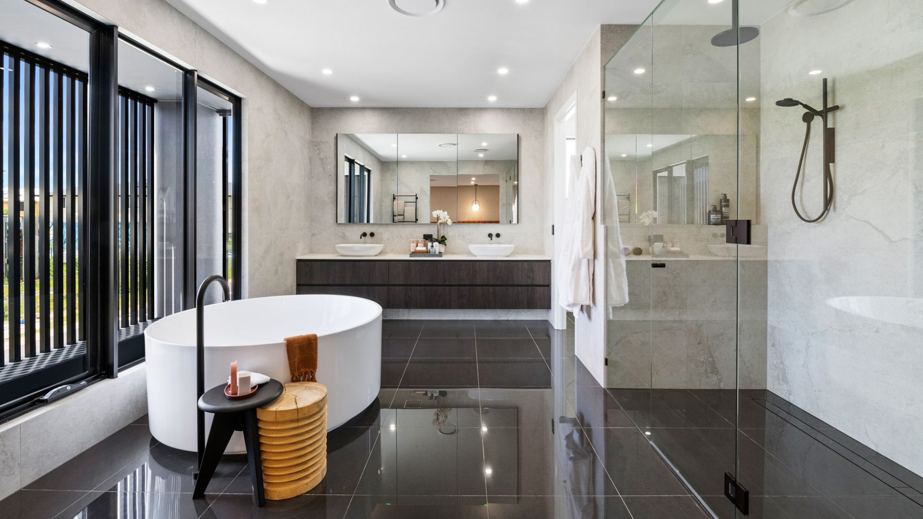 Grand 43 Ensuite